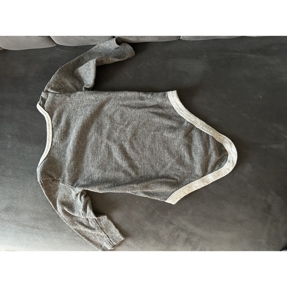 5/$10 George onesie/bodysuit long sleeve 6-12 months - Picture 3 of 3